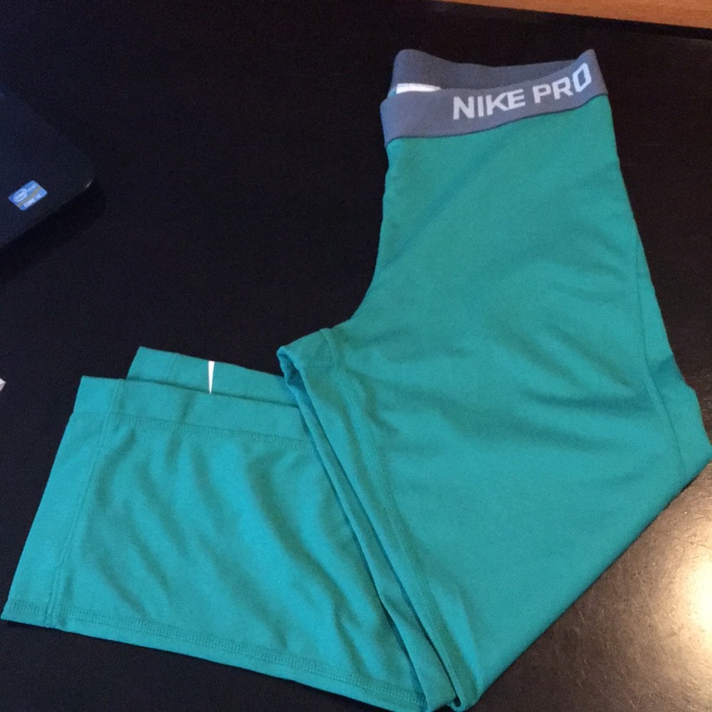 Nike pro Capri